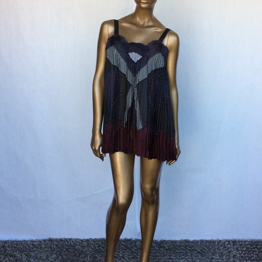 MaxAzria Sleeveless Pleated Top